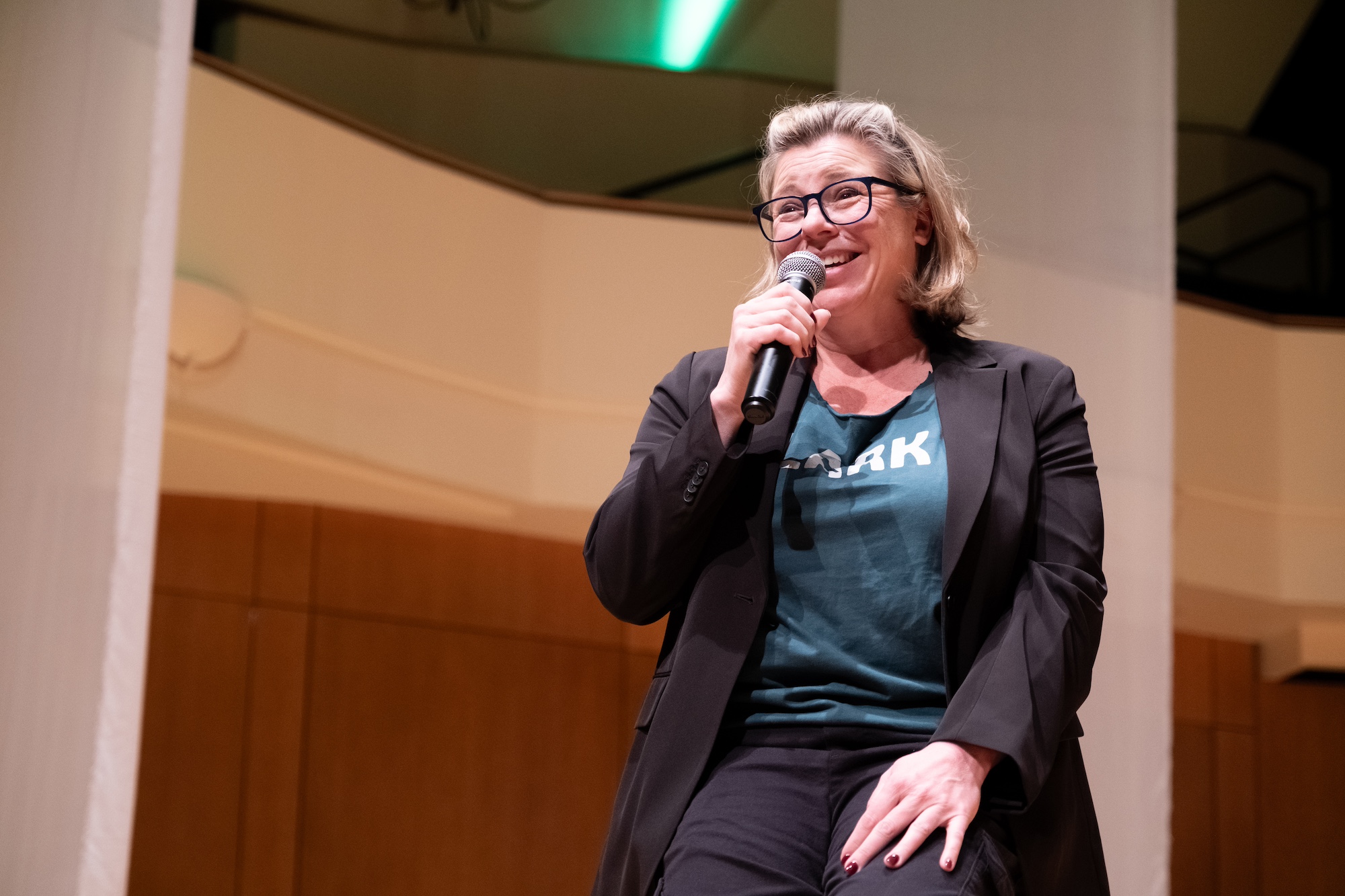 Prof. Erin Hackel Hauger at the Alumni A Cappella concert